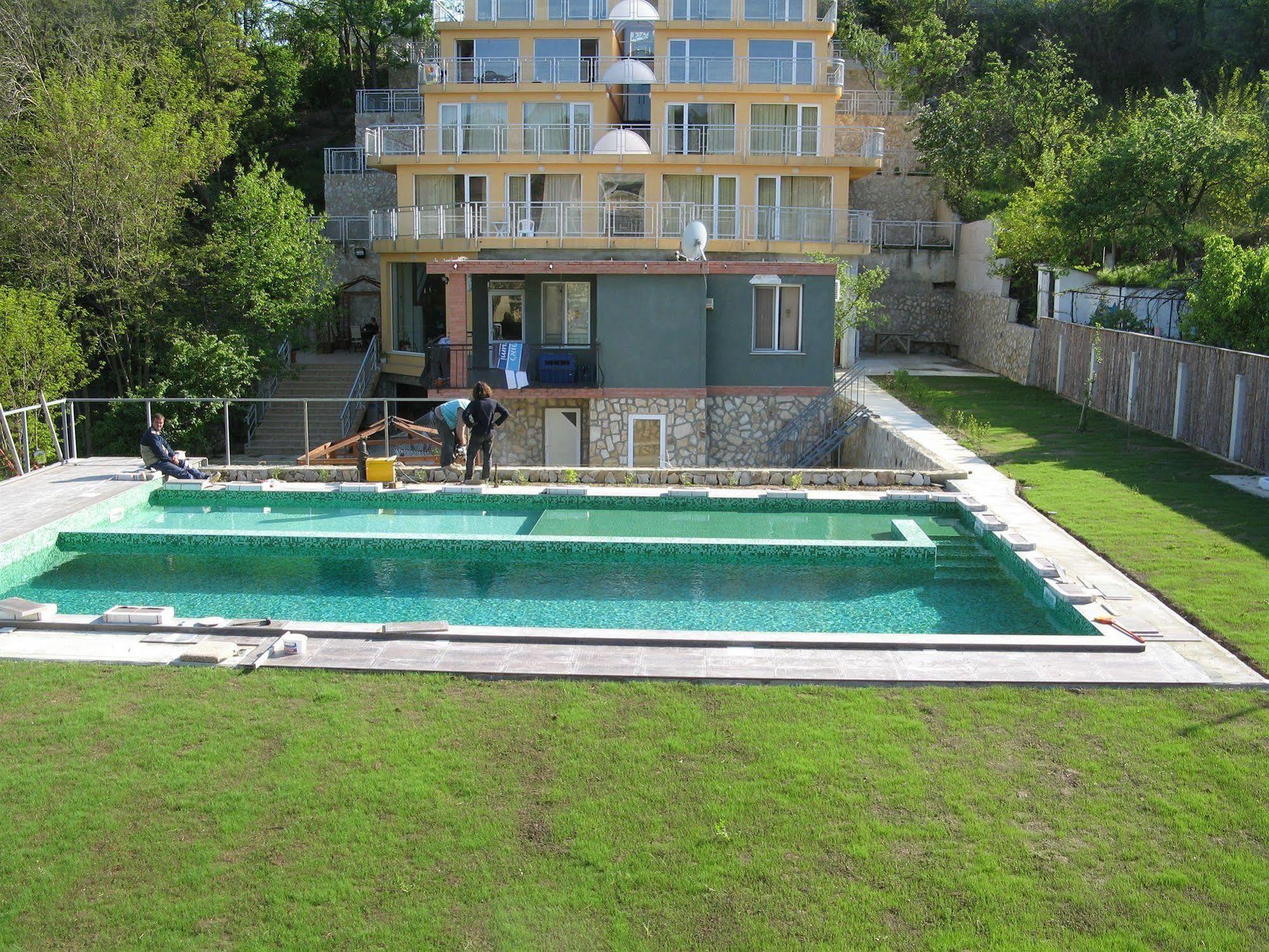 Villa Eden Golden Sands Exterior photo